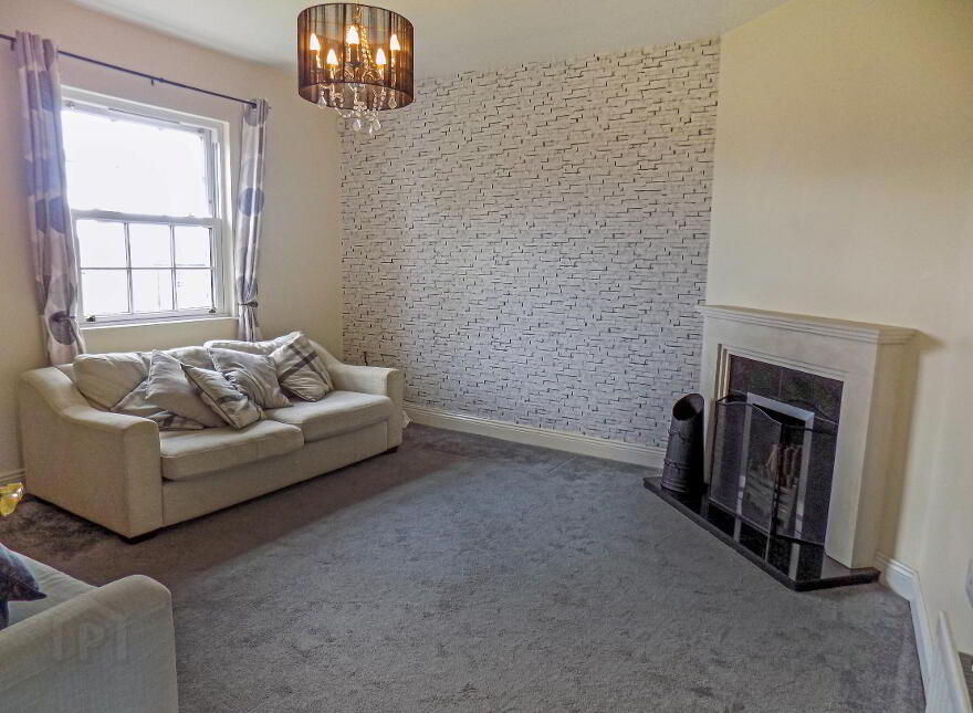 18 Breton Road, Lisburn, BT28 3YY