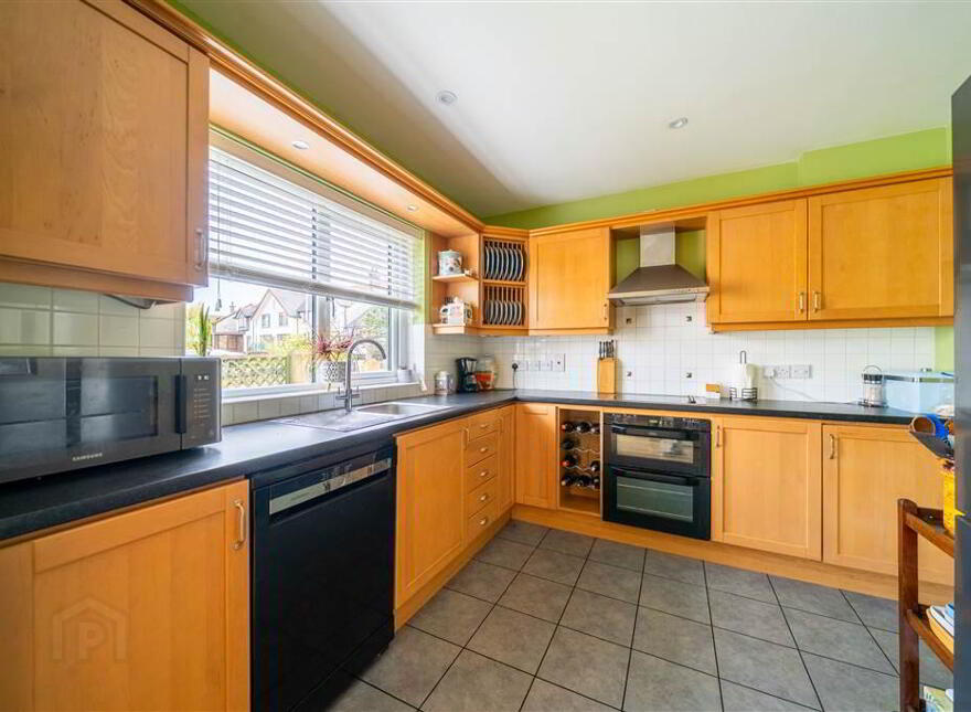 10 Cove Avenue, Groomsport, BT19 6HX