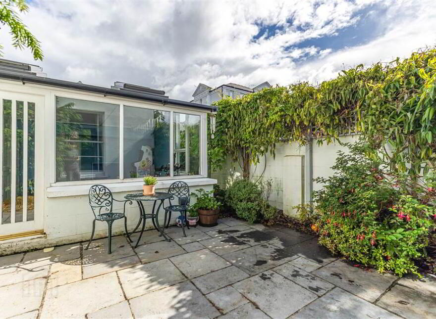 1 Wellington Park Terrace, Malone, Belfast, BT9 6DR