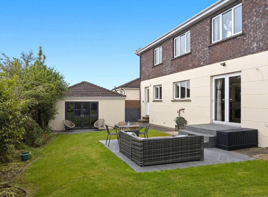 11 Lambert Rise, Dundonald, Belfast, BT16 1LQ