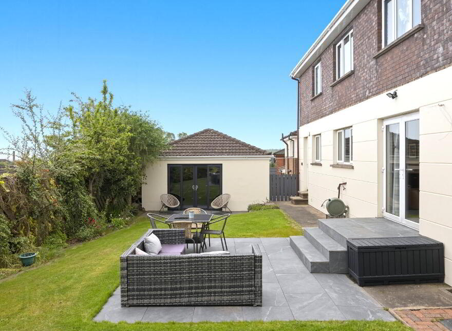 11 Lambert Rise, Dundonald, Belfast, BT16 1LQ