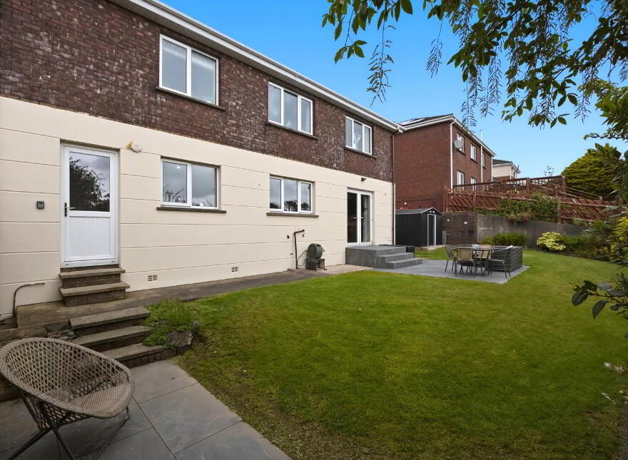 11 Lambert Rise, Dundonald, Belfast, BT16 1LQ