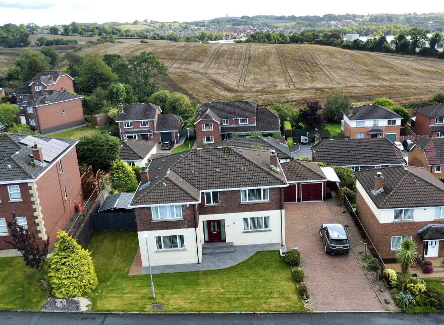 11 Lambert Rise, Dundonald, Belfast, BT16 1LQ