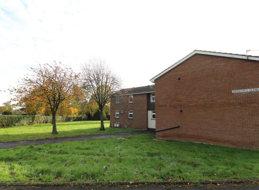 2f Rathcoole Close, Newtownabbey, BT37 9AP photo