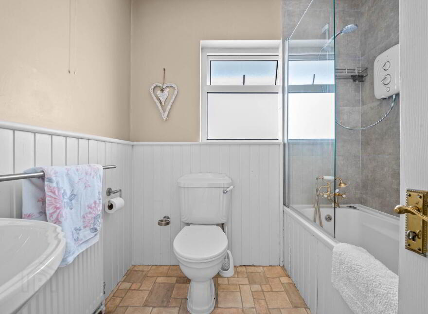 4 Dun Daingean, Newcastle, Galway City, H91XRR4