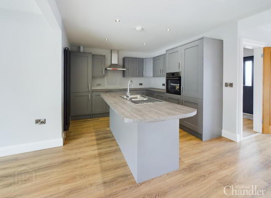 12 Glennor Crescent, Carryduff, Belfast, BT8 8HW