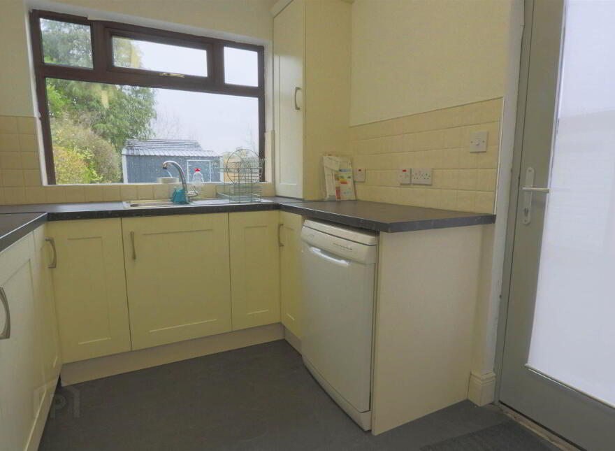 52 Onslow Parade, Ravenhill, Belfast, BT6 0AQ