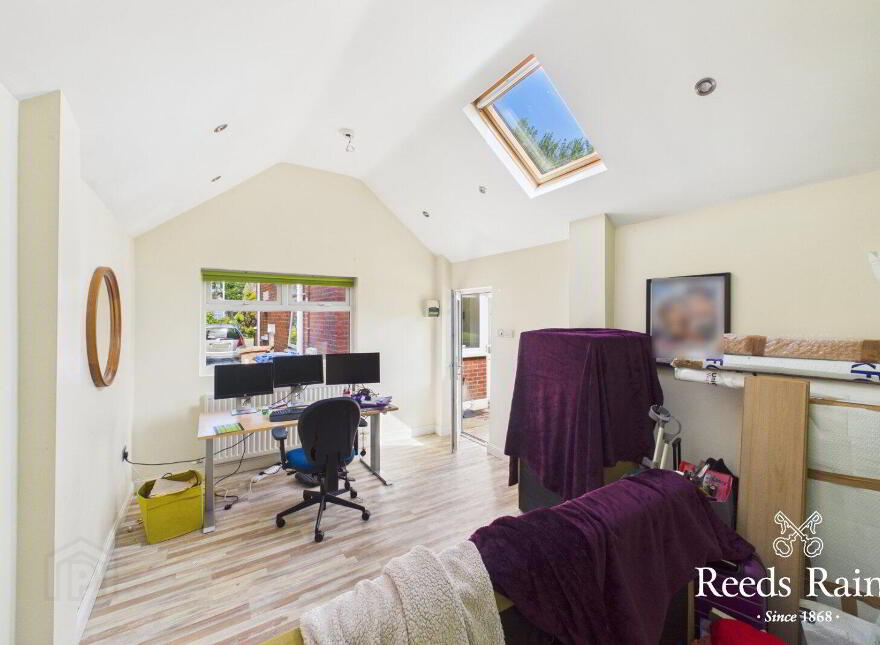 7 Loughview Drive, Upper Knockbreda Road, Belfast, BT6 0NU