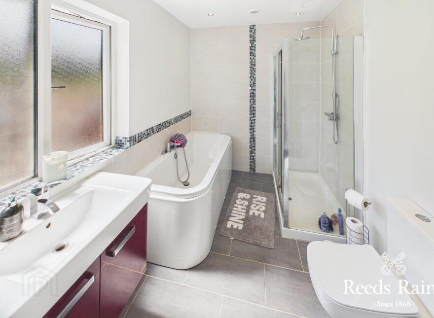 7 Loughview Drive, Upper Knockbreda Road, Belfast, BT6 0NU