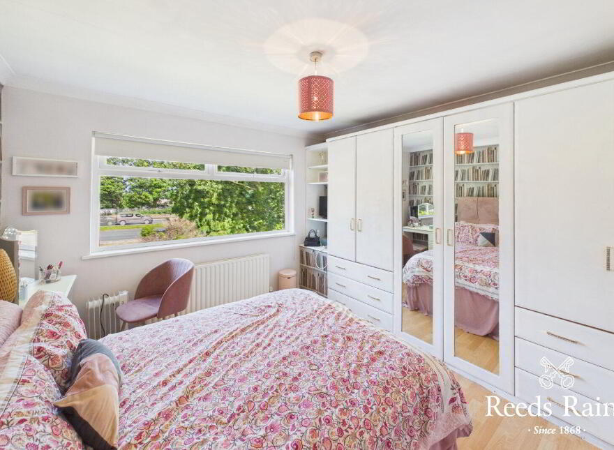 7 Loughview Drive, Upper Knockbreda Road, Belfast, BT6 0NU