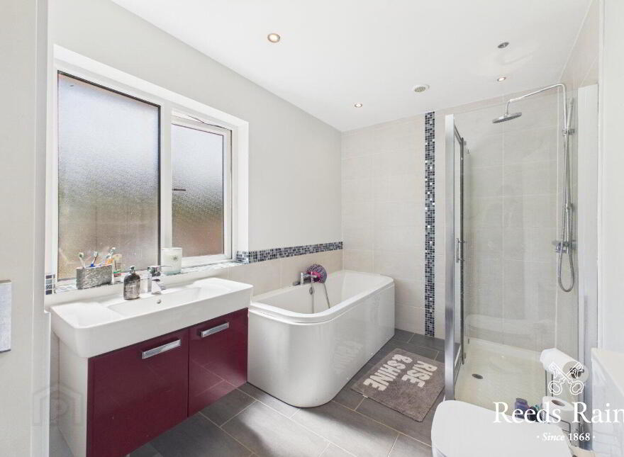7 Loughview Drive, Upper Knockbreda Road, Belfast, BT6 0NU