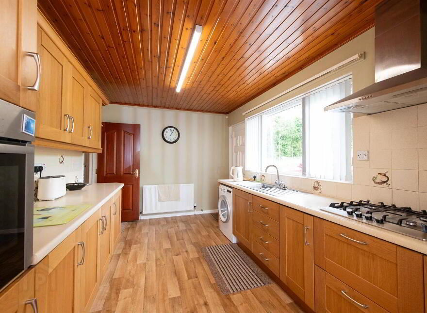 46 Magheratimpany Road, Ballynahinch, BT24 8NZ