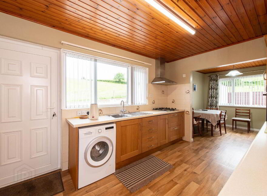 46 Magheratimpany Road, Ballynahinch, BT24 8NZ