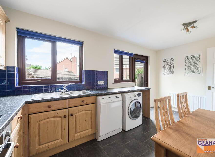 164 Glenwood Court, Lisburn, BT28 3UF