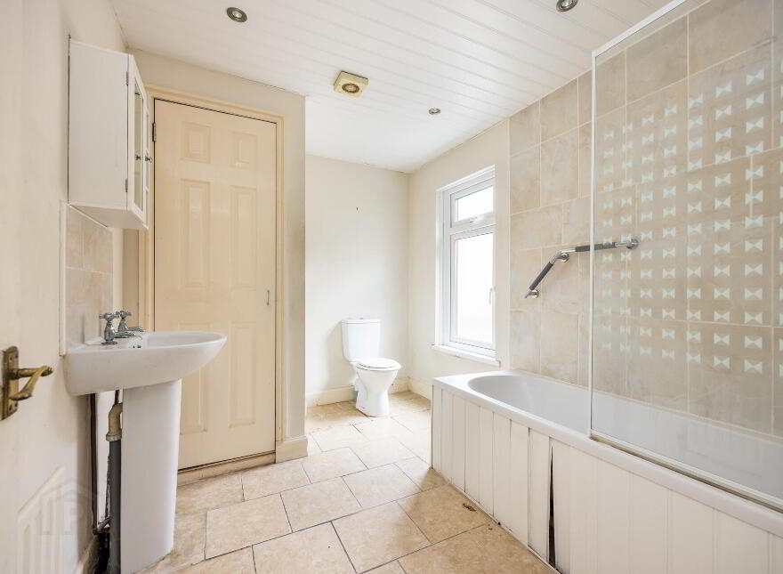 34 Bloomfield Avenue, Belfast, BT5 5AD