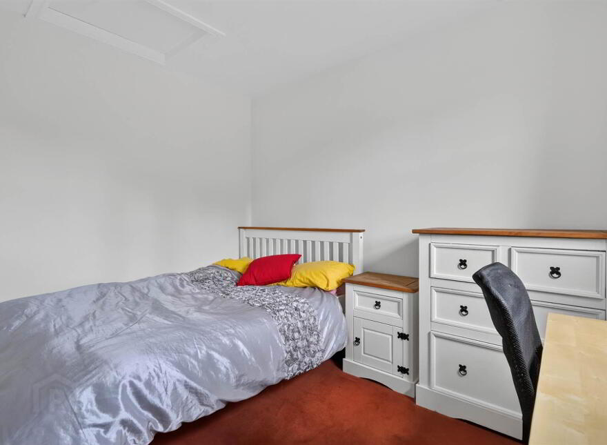 2 The Cloisters, Belfast, BT7 1GD