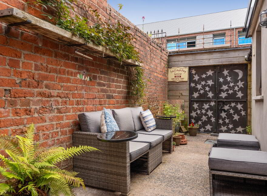 65 South Parade, Belfast, BT7 2GN