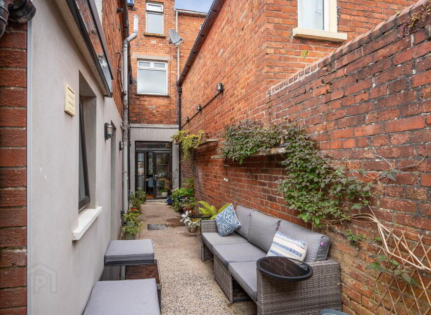 65 South Parade, Belfast, BT7 2GN