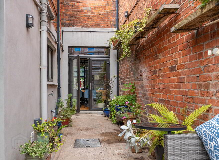 65 South Parade, Belfast, BT7 2GN