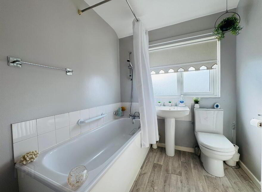 18 The Glade, Newtownabbey, BT36 5NW