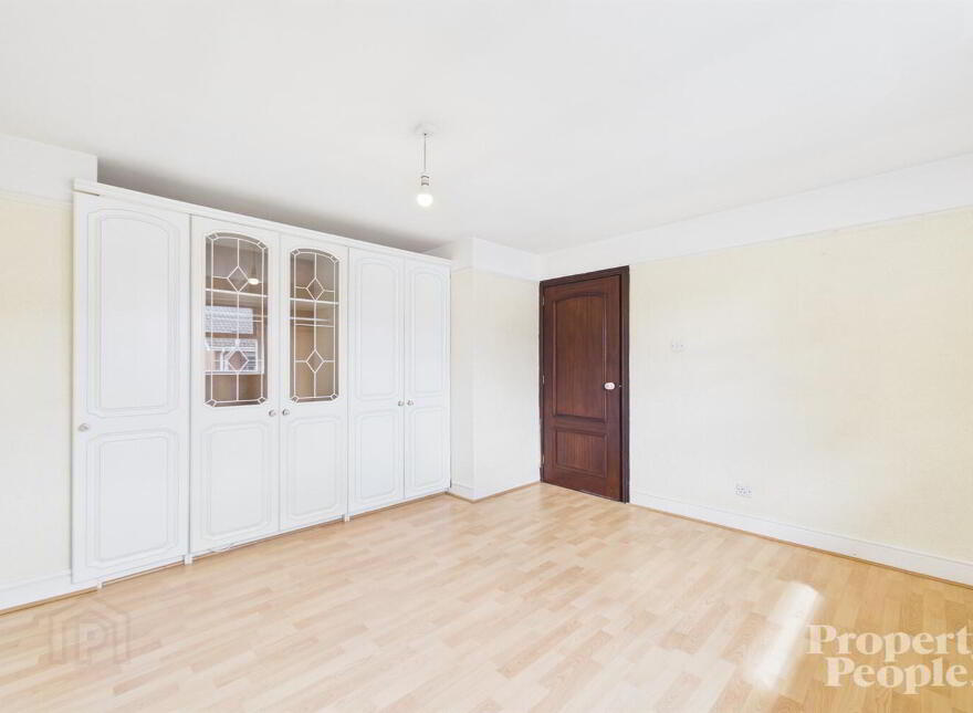 10 Iris Mews, Belfast, BT12 7HZ