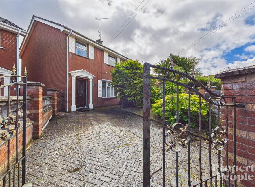 10 Iris Mews, Belfast, BT12 7HZ photo