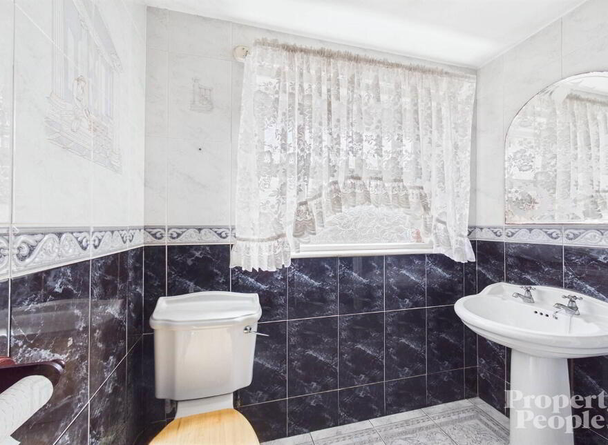 10 Iris Mews, Belfast, BT12 7HZ