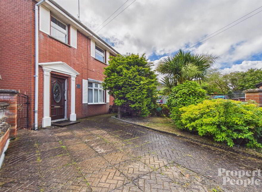 10 Iris Mews, Belfast, BT12 7HZ