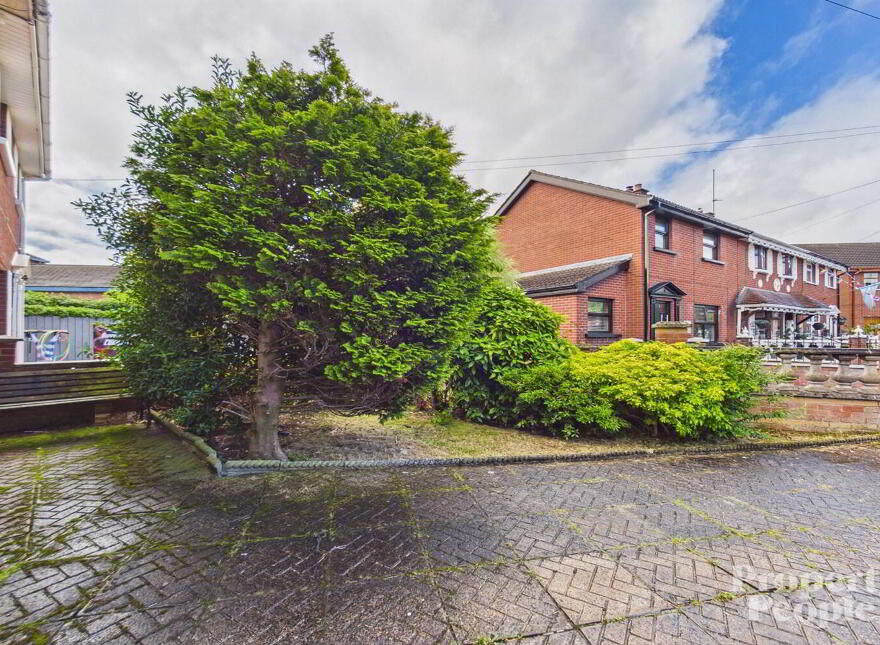 10 Iris Mews, Belfast, BT12 7HZ