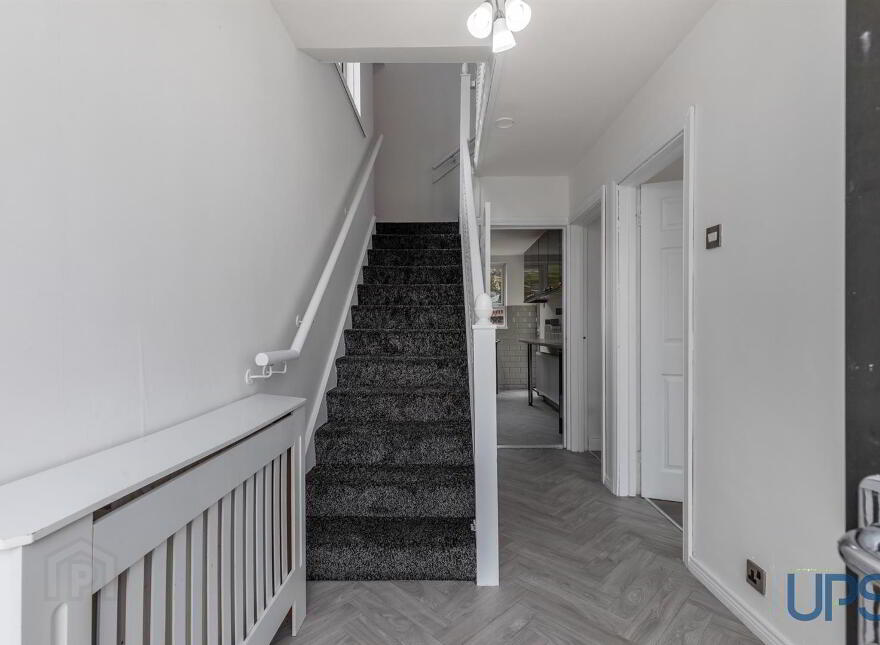6 Gransha Rise, Glen Road, Belfast, BT11 8ES