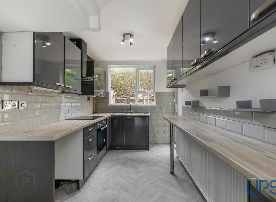 6 Gransha Rise, Glen Road, Belfast, BT11 8ES