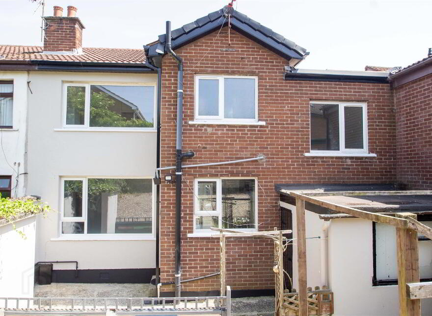 6 Gransha Rise, Glen Road, Belfast, BT11 8ES