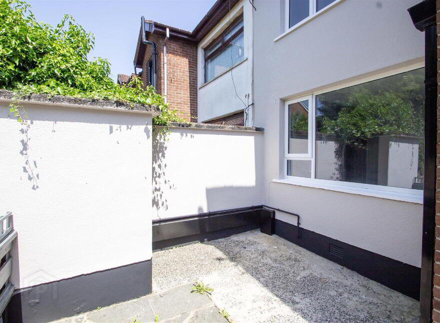 6 Gransha Rise, Glen Road, Belfast, BT11 8ES