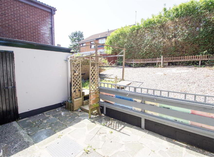 6 Gransha Rise, Glen Road, Belfast, BT11 8ES