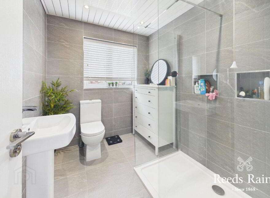 24 Hollybrook Crescent, Newtownabbey, BT36 4ZW