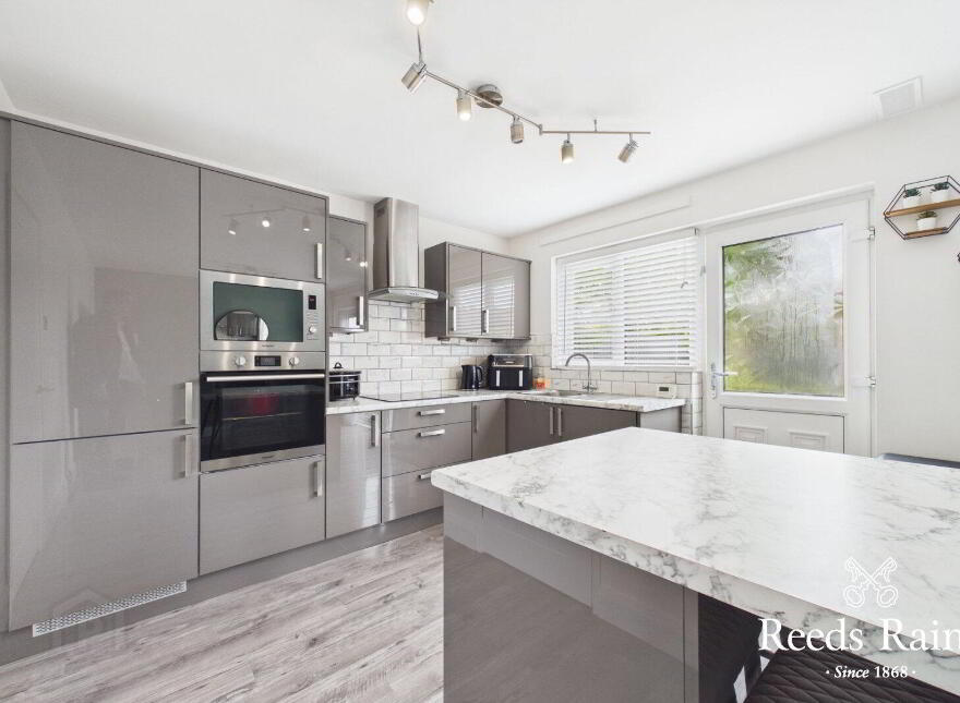24 Hollybrook Crescent, Newtownabbey, BT36 4ZW