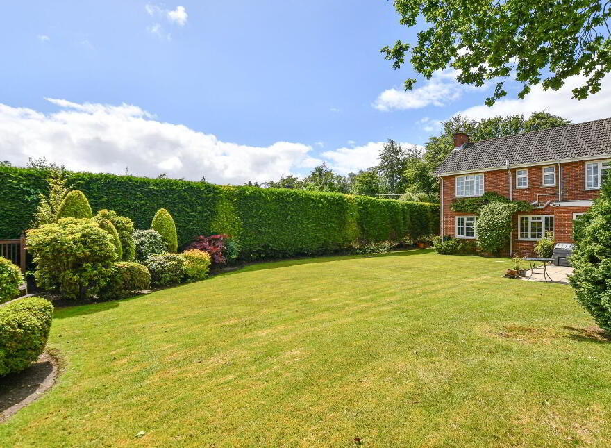 69 Crawfordsburn Road, Newtownards, BT23 4UH