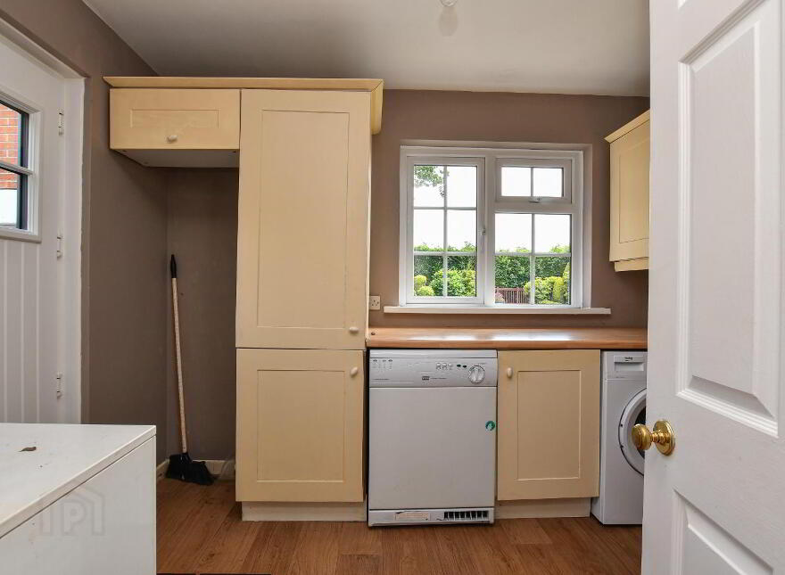 69 Crawfordsburn Road, Newtownards, BT23 4UH
