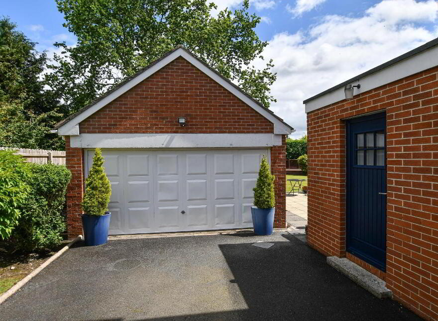 69 Crawfordsburn Road, Newtownards, BT23 4UH