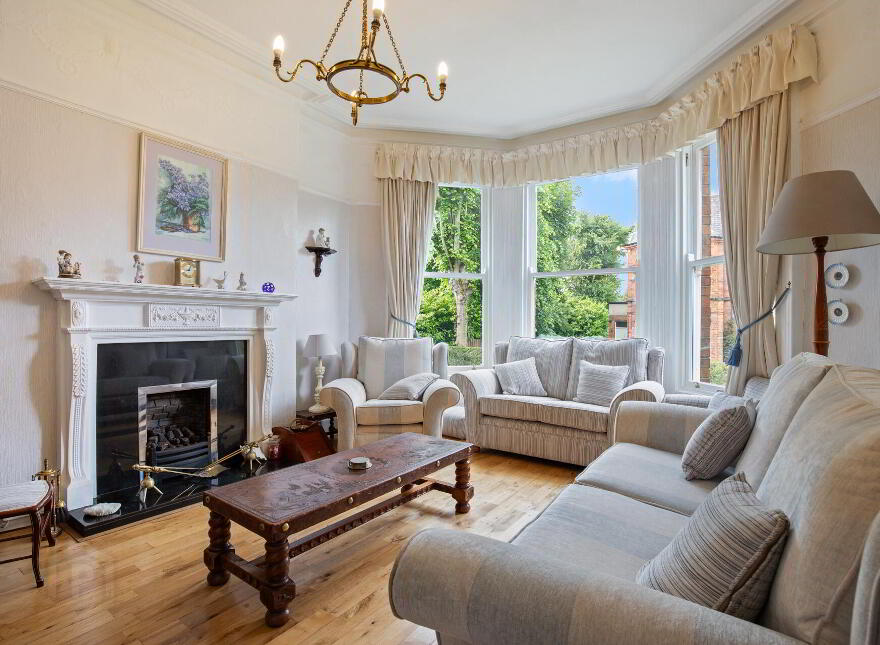6 Eileen Gardens, Windsor Park, Malone Road, Belfast, BT9 6FW