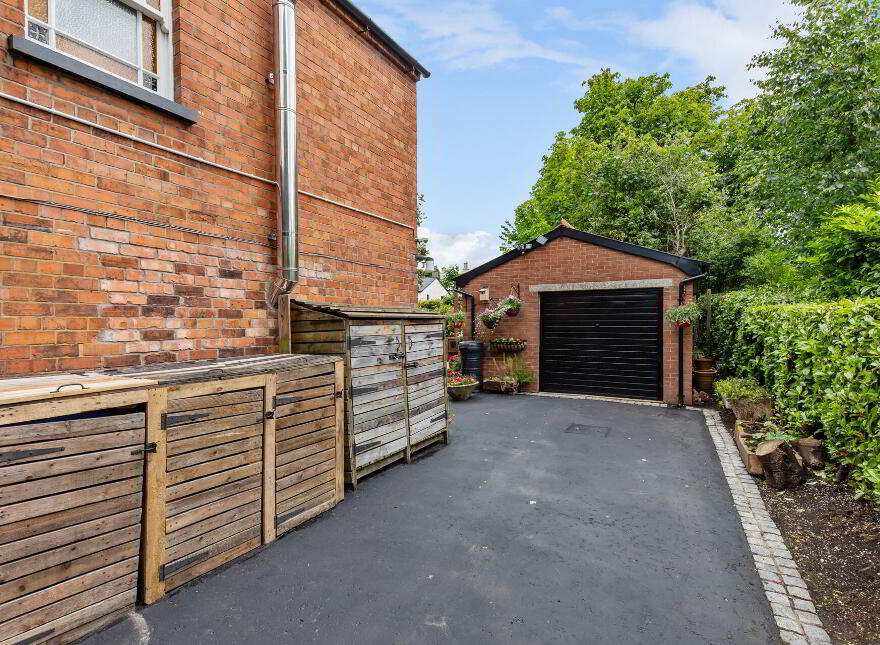 6 Eileen Gardens, Windsor Park, Malone Road, Belfast, BT9 6FW