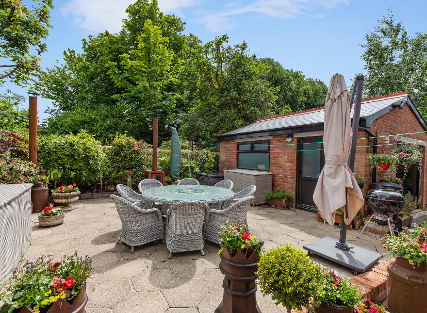 6 Eileen Gardens, Windsor Park, Malone Road, Belfast, BT9 6FW