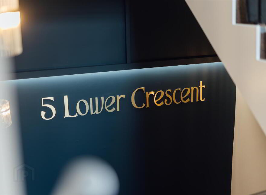 Apt 8, 5 Lower Crescent, Botanic, Belfast, BT7 1NR