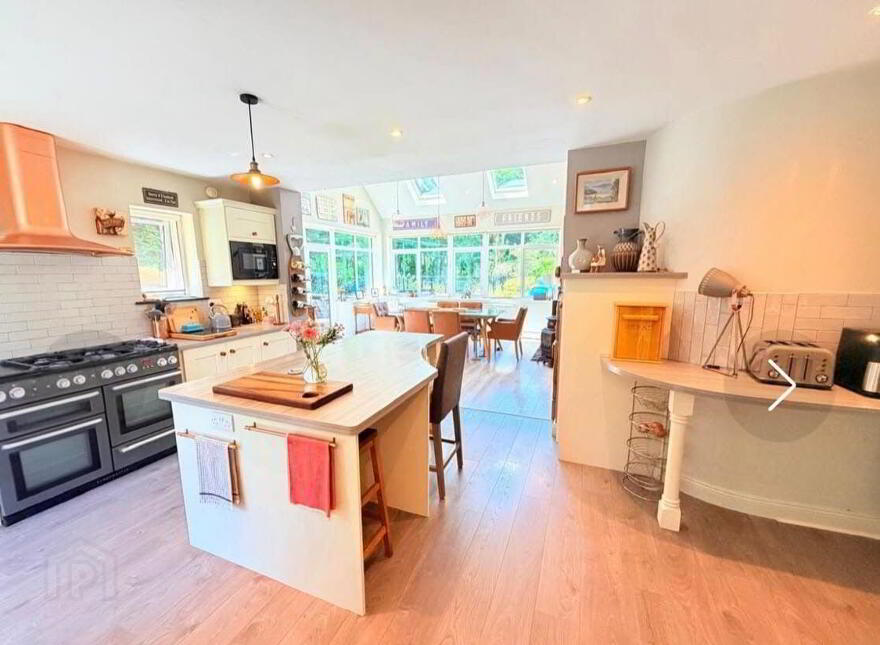 Parkgarriff Lodge, Laurel Hill, Monkstown, T12YNT7