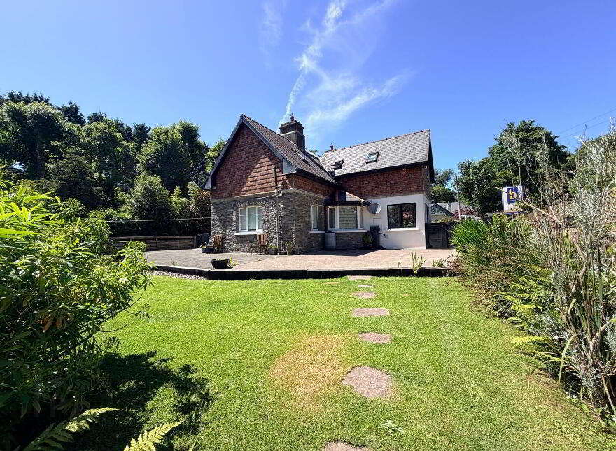 Parkgarriff Lodge, Laurel Hill, Monkstown, T12YNT7