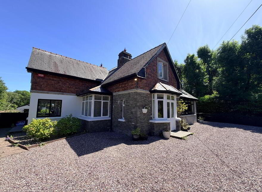 Parkgarriff Lodge, Laurel Hill, Monkstown, T12YNT7