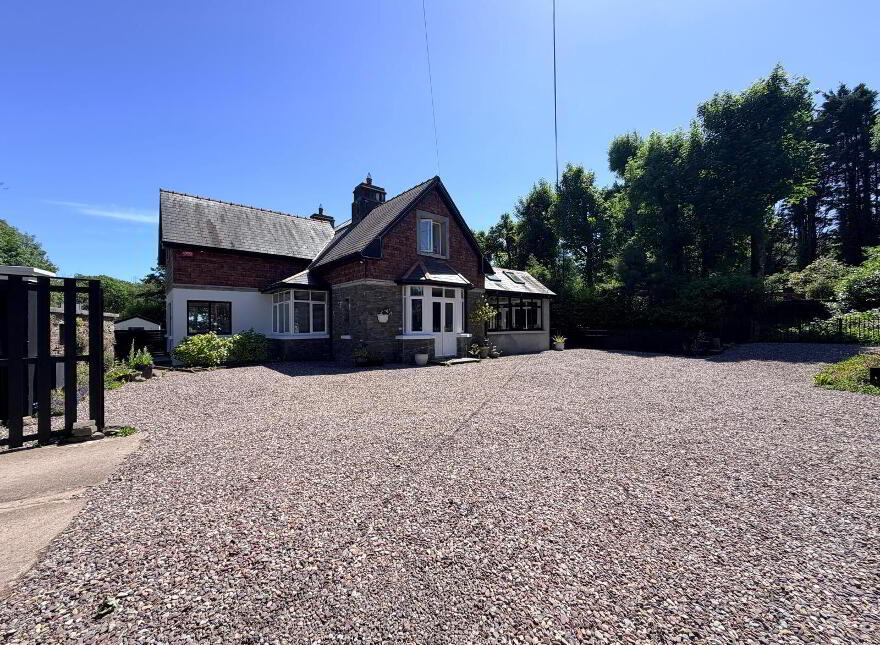 Parkgarriff Lodge, Laurel Hill, Monkstown, T12YNT7