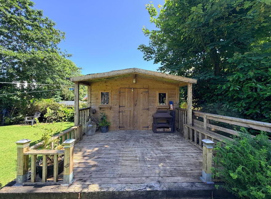 Parkgarriff Lodge, Laurel Hill, Monkstown, T12YNT7