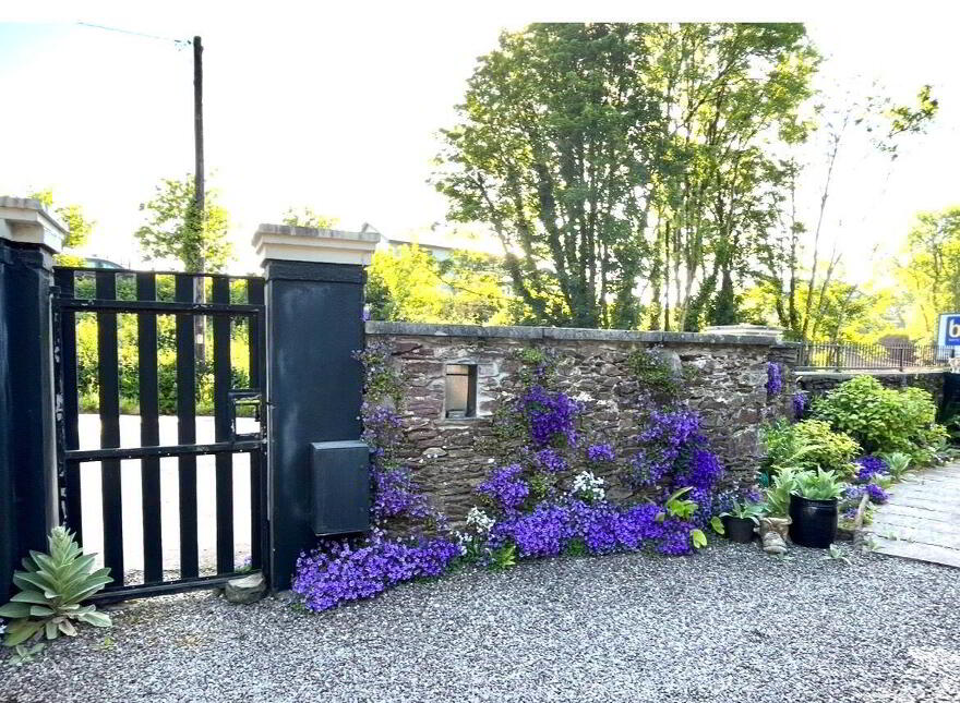 Parkgarriff Lodge, Laurel Hill, Monkstown, T12YNT7