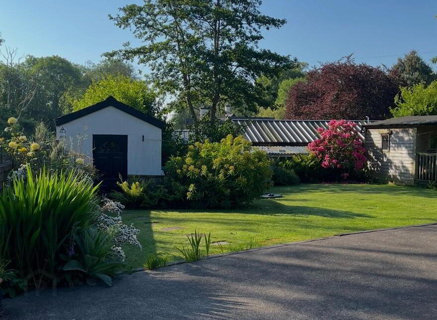 Parkgarriff Lodge, Laurel Hill, Monkstown, T12YNT7